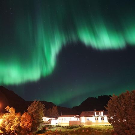 Lofoten Planet Basecamp Villa เซอร์วอเกน ภายนอก รูปภาพ