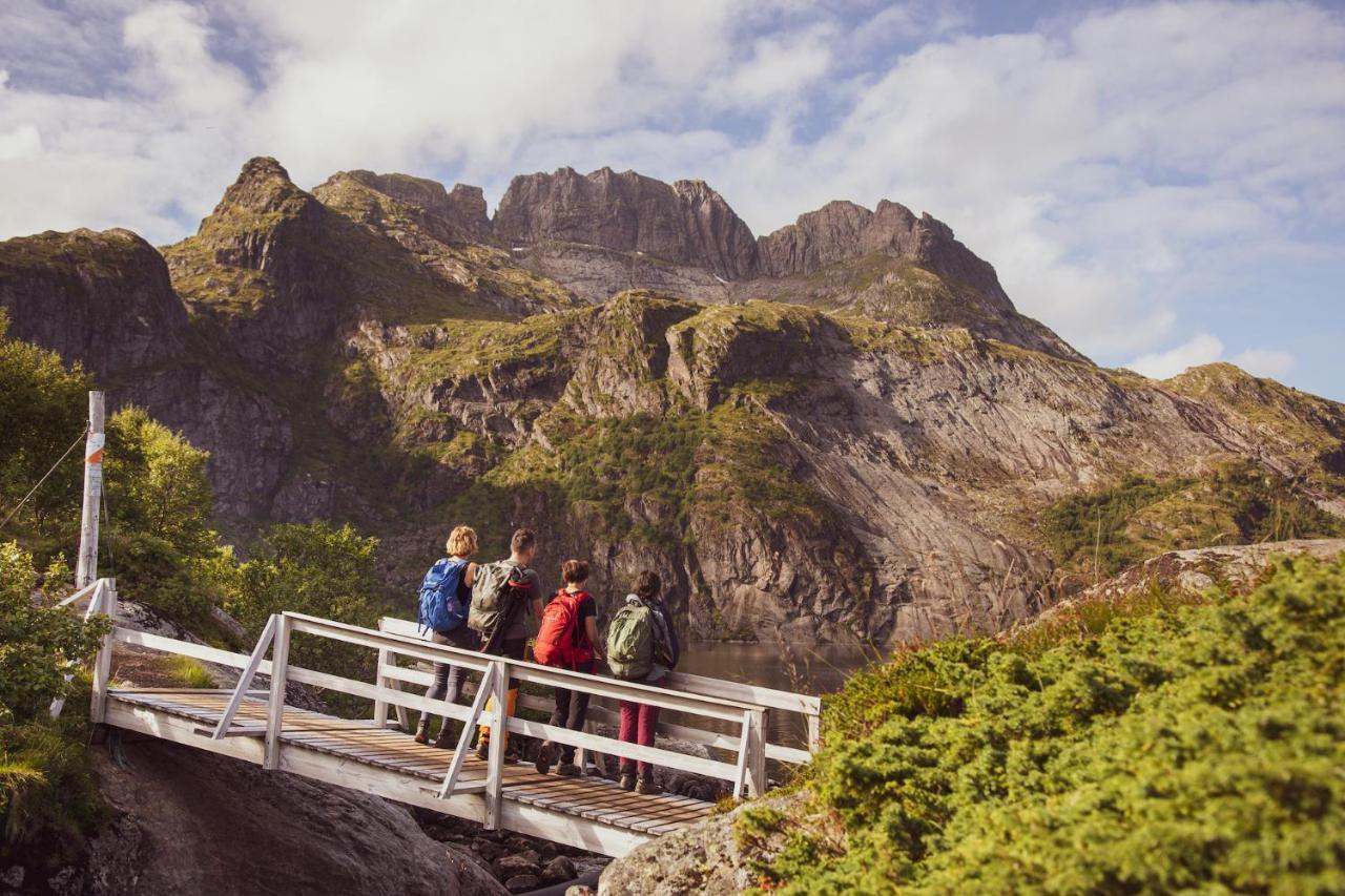 Lofoten Planet Basecamp Villa เซอร์วอเกน ภายนอก รูปภาพ