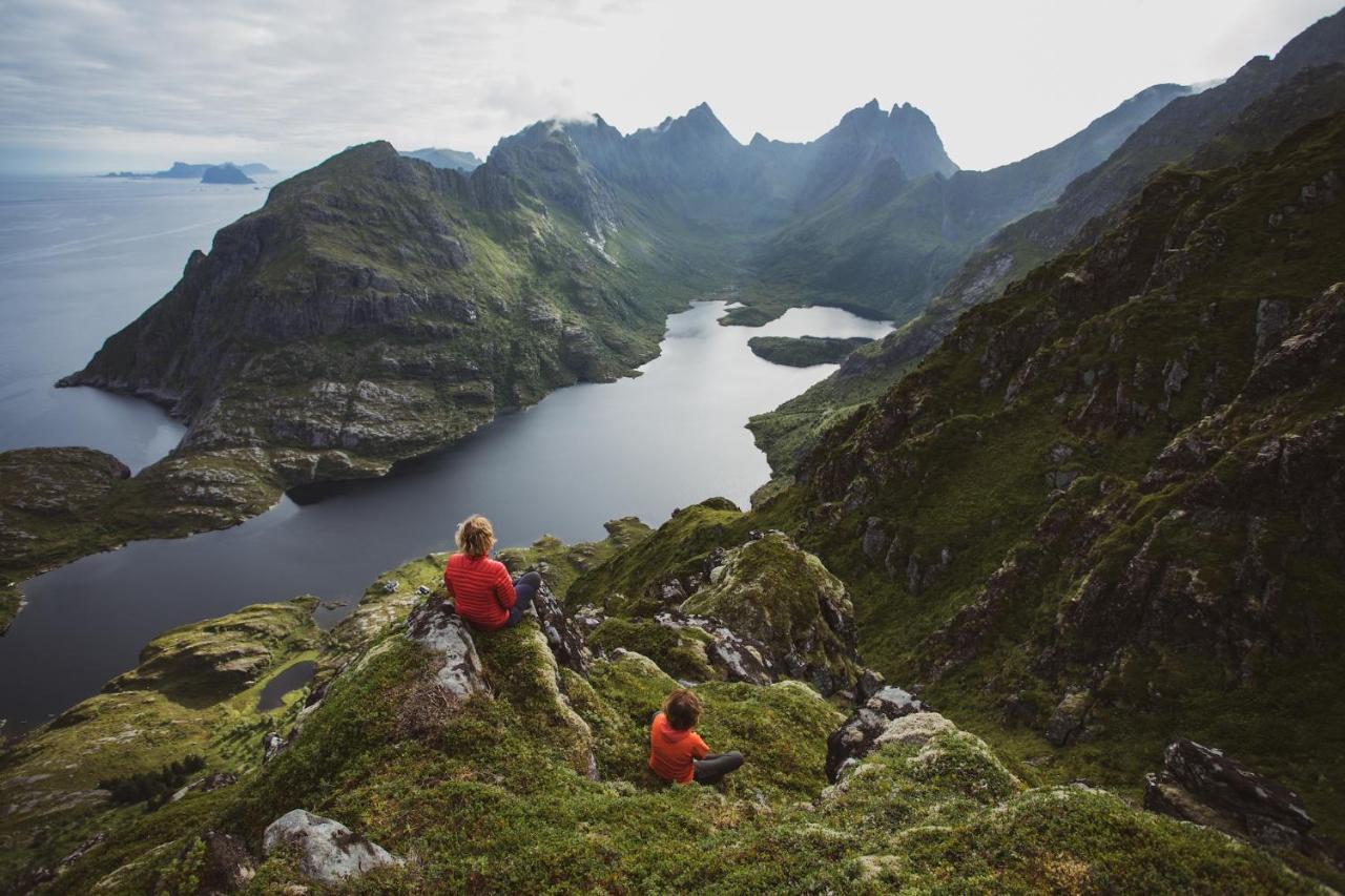 Lofoten Planet Basecamp Villa เซอร์วอเกน ภายนอก รูปภาพ