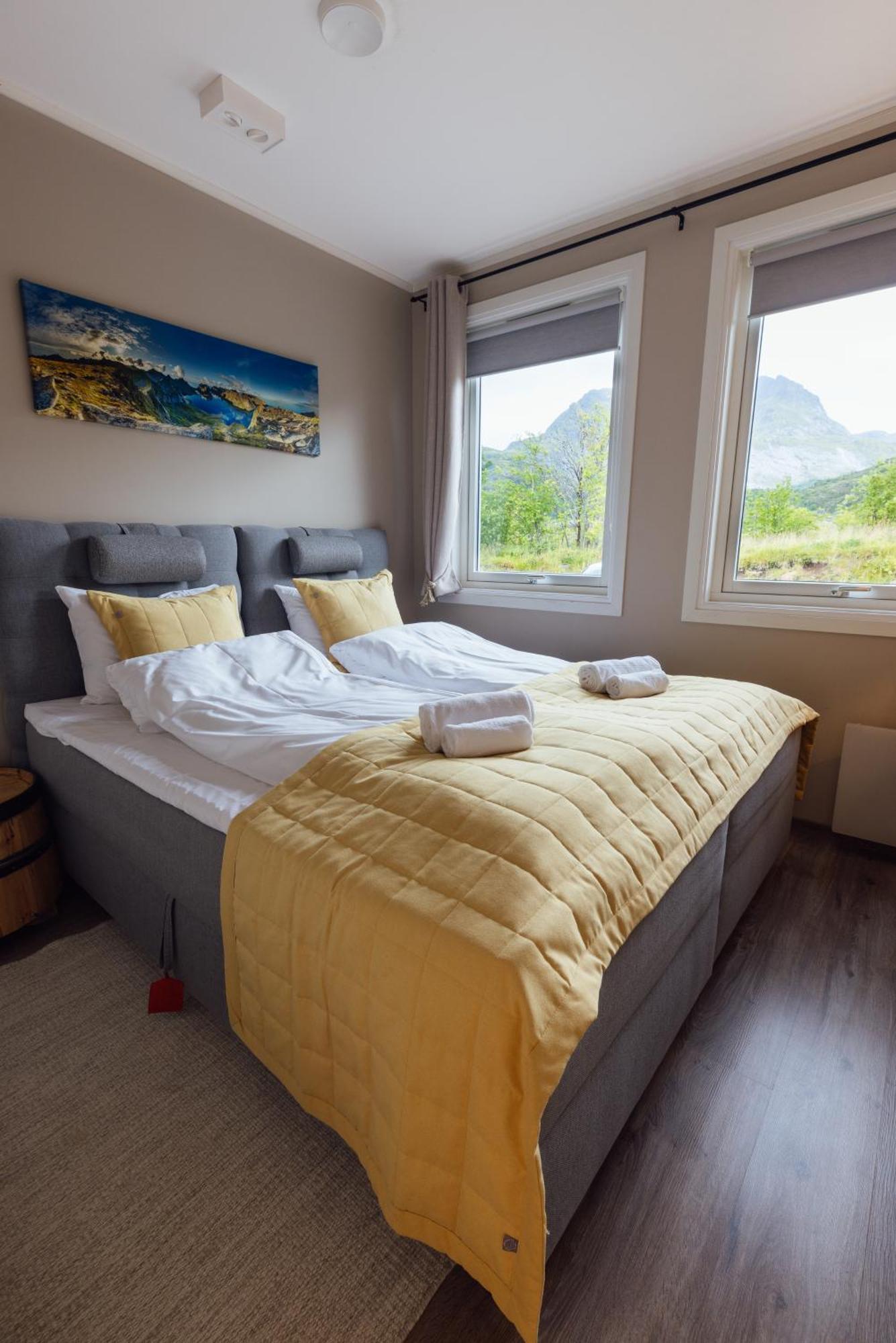 Lofoten Planet Basecamp Villa เซอร์วอเกน ภายนอก รูปภาพ