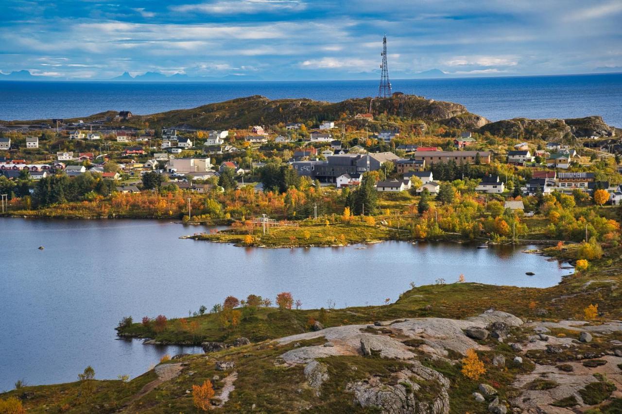 Lofoten Planet Basecamp Villa เซอร์วอเกน ภายนอก รูปภาพ