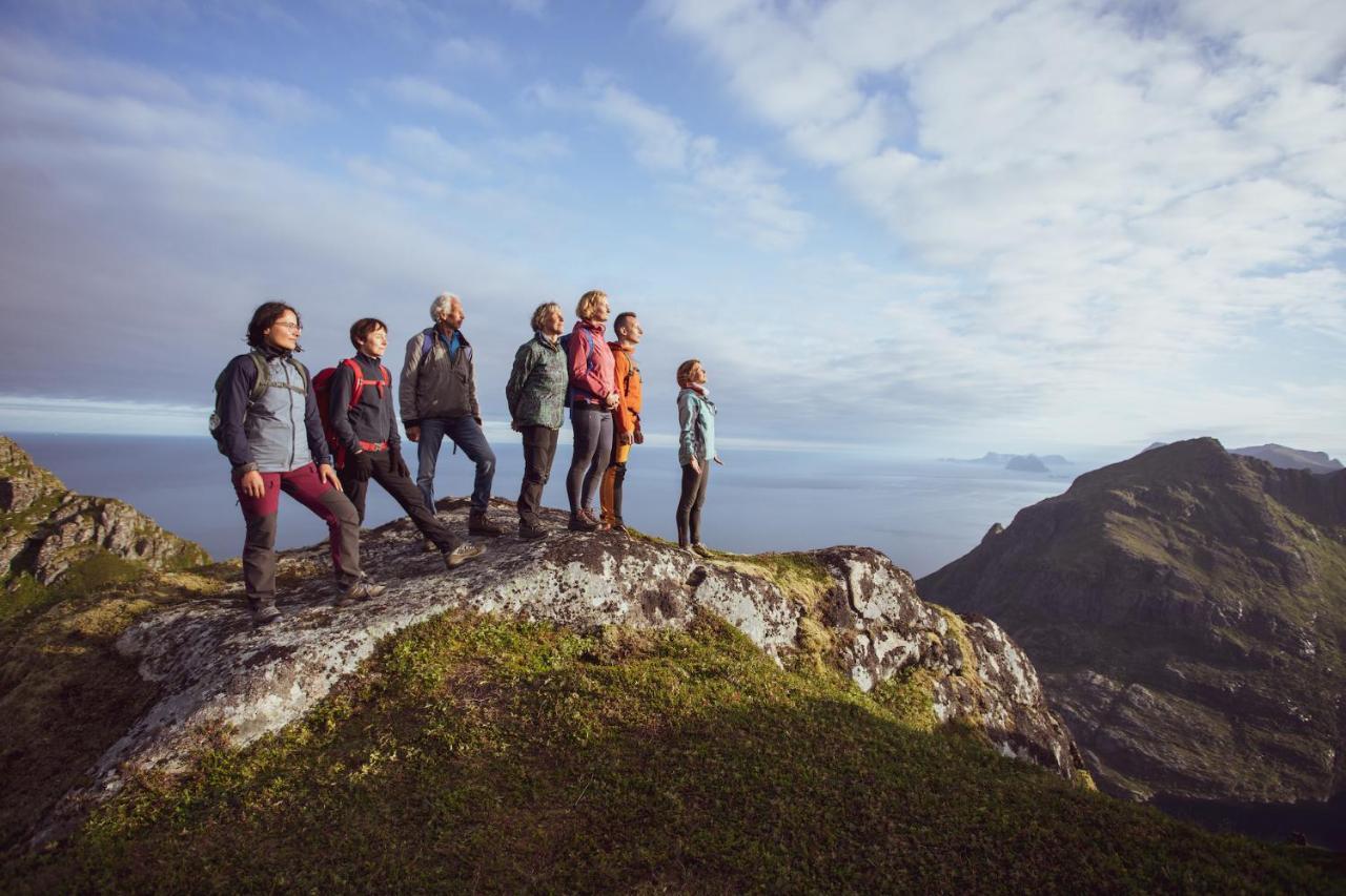 Lofoten Planet Basecamp Villa เซอร์วอเกน ภายนอก รูปภาพ