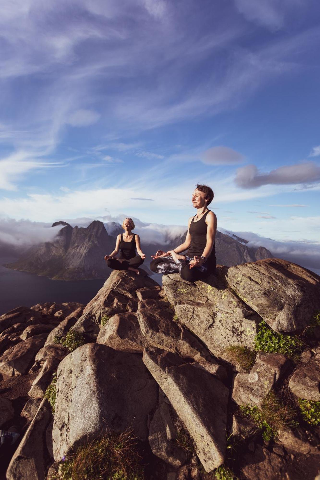 Lofoten Planet Basecamp Villa เซอร์วอเกน ภายนอก รูปภาพ