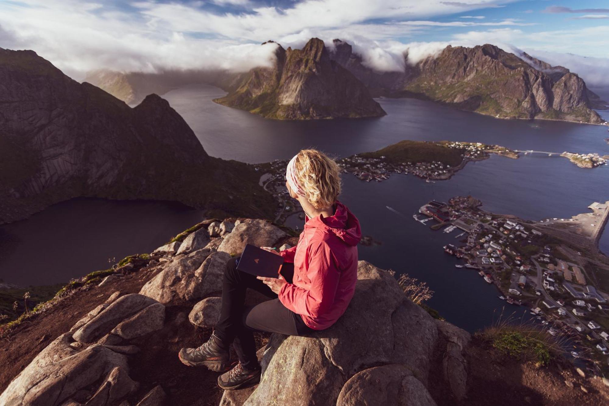 Lofoten Planet Basecamp Villa เซอร์วอเกน ภายนอก รูปภาพ