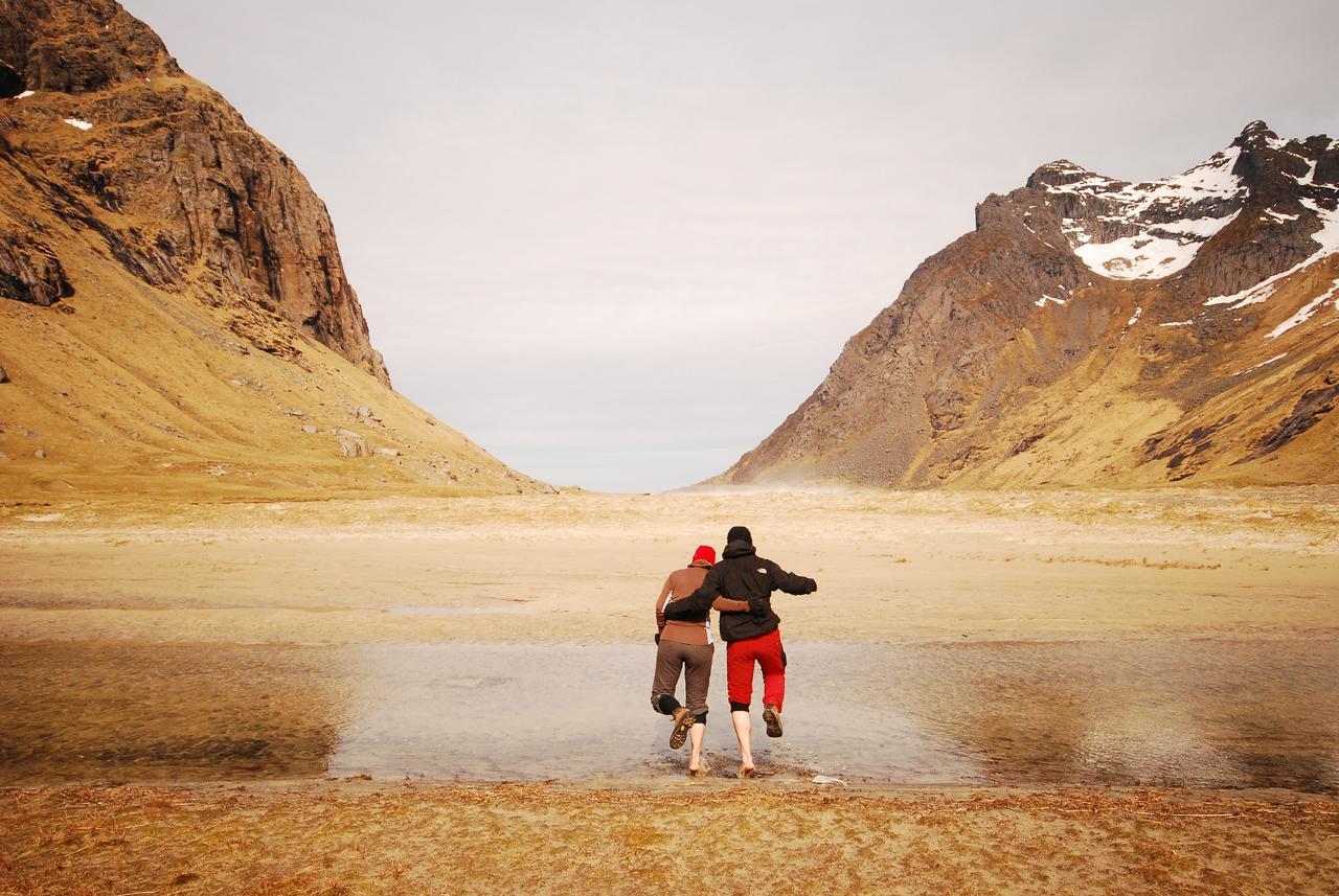 Lofoten Planet Basecamp Villa เซอร์วอเกน ภายนอก รูปภาพ