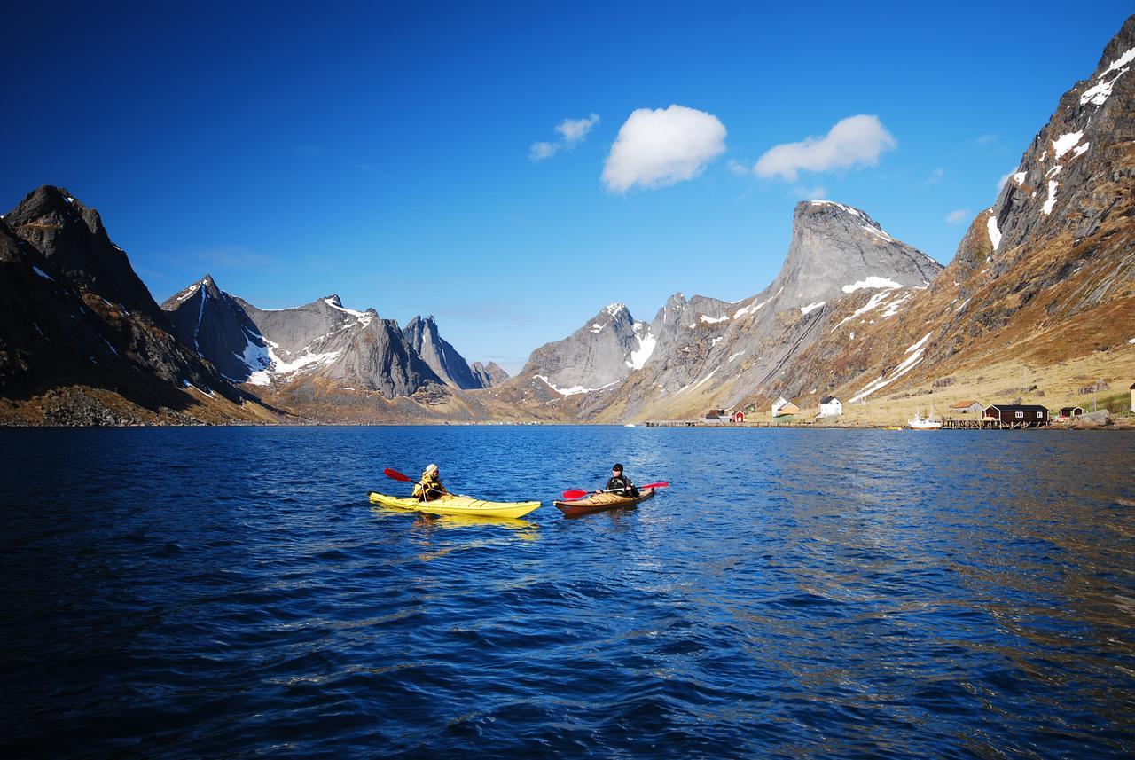 Lofoten Planet Basecamp Villa เซอร์วอเกน ภายนอก รูปภาพ