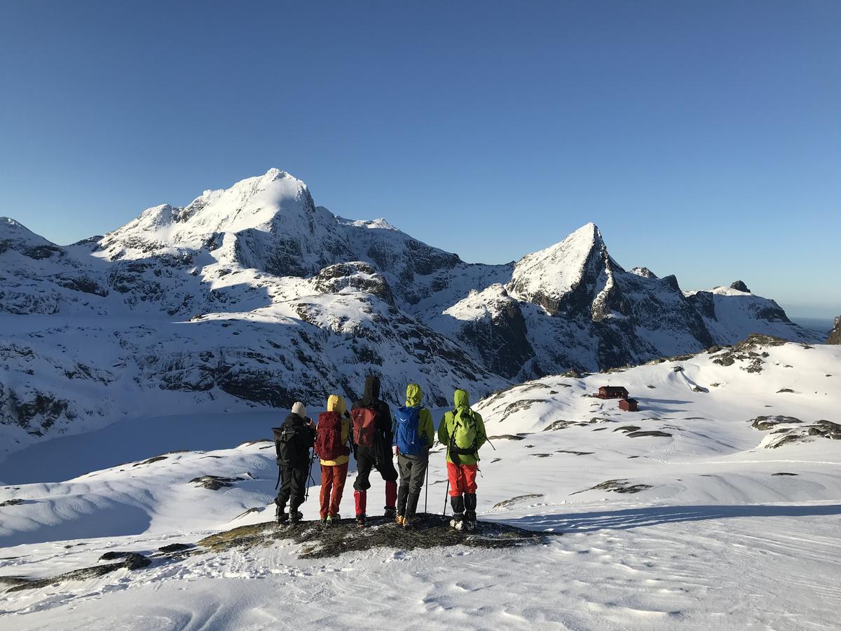 Lofoten Planet Basecamp Villa เซอร์วอเกน ภายนอก รูปภาพ