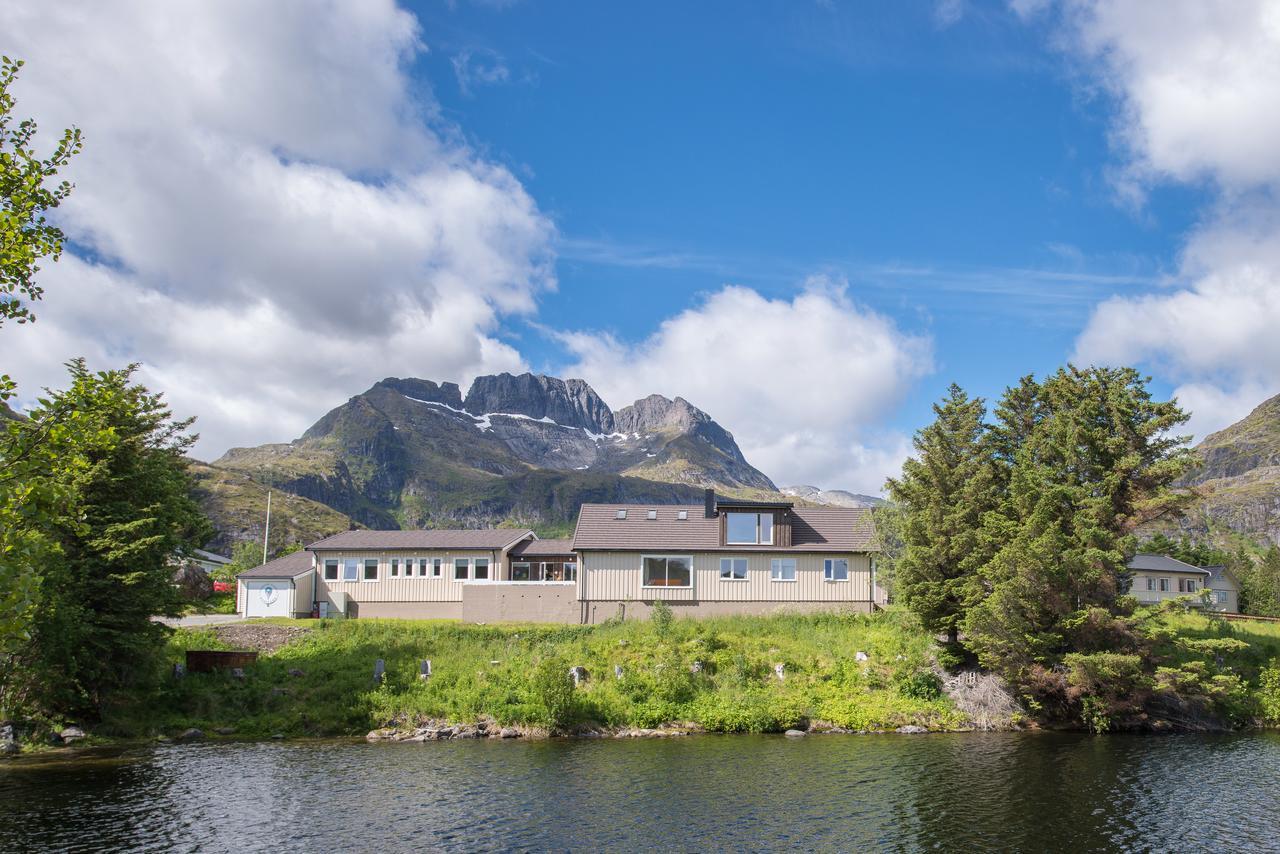 Lofoten Planet Basecamp Villa เซอร์วอเกน ภายนอก รูปภาพ